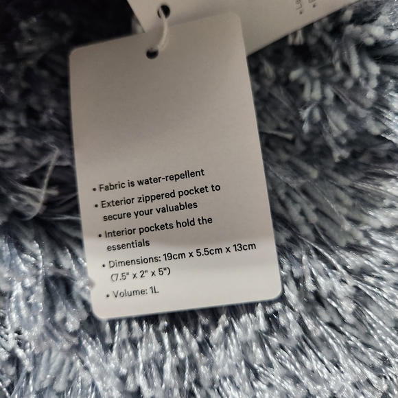 Lululemon Black and White Everywhere Belt Bag 1L - Picture 4 of 11